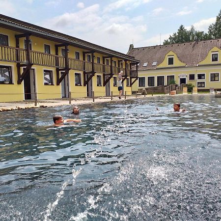 Blatsky Dvur Aparthotel Veselí nad Lužnicí Exterior foto