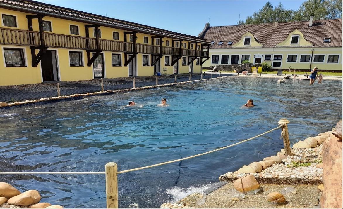 Blatsky Dvur Aparthotel Veselí nad Lužnicí Exterior foto